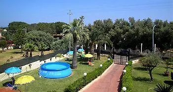 Villa Sunset B&B/Apartments Fontane Bianche 3*,